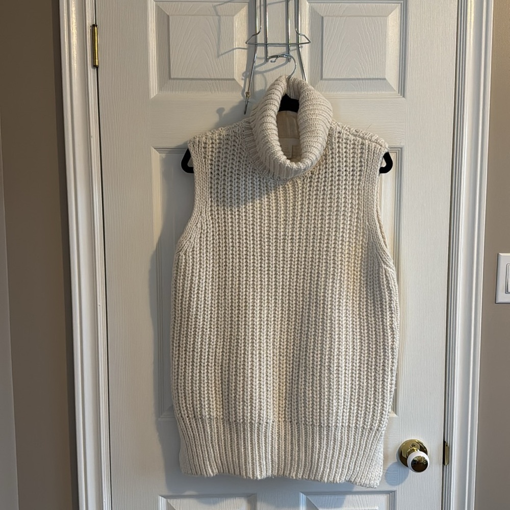 NWOT Chunky oversized knit sleeveless H&M sweater